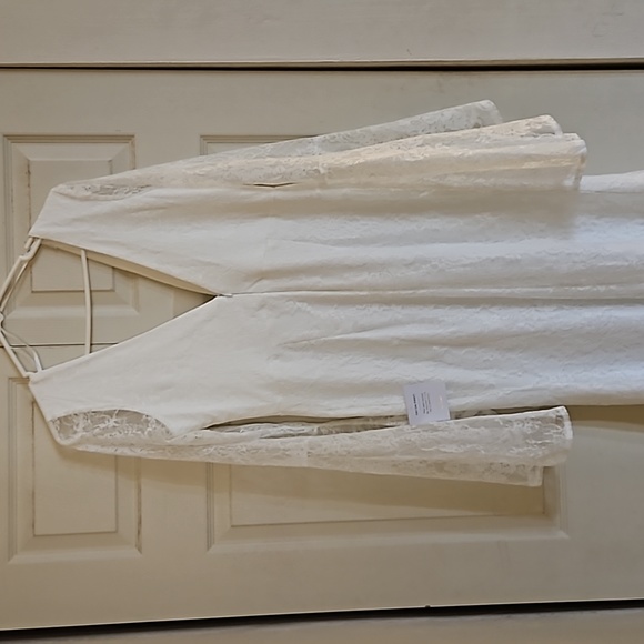 Wedding Dress from Lulus - Picture 5 of 8